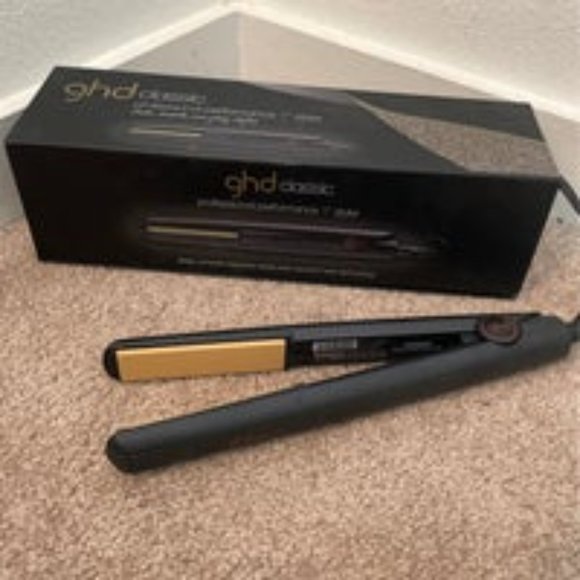 GHD glide smoothing hot brush